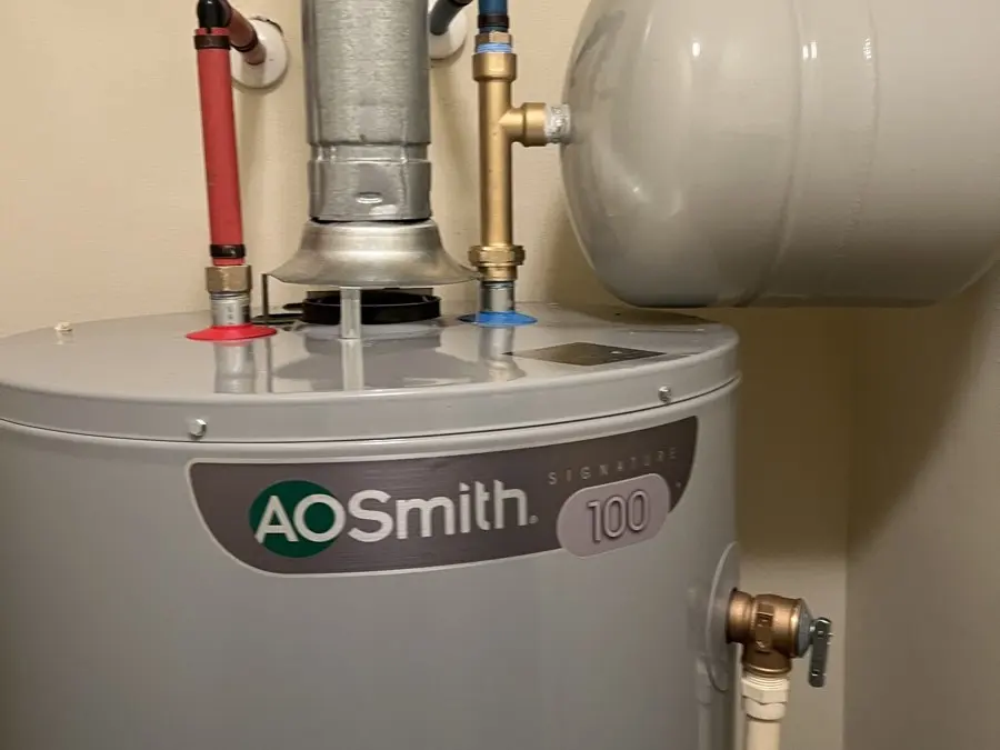 New water heater with an expansion tank